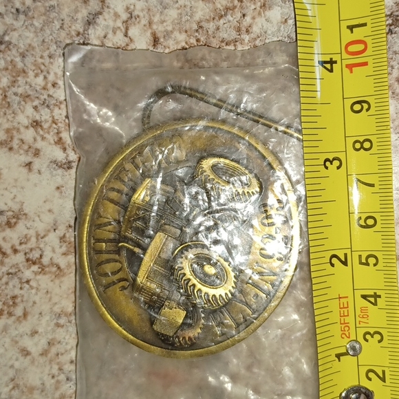JOHN DEERE FLY-IN 92-93 BRASS BELT BUCKLE VINTAGE 1992 TRACTOR FARMER - Picture 6 of 7